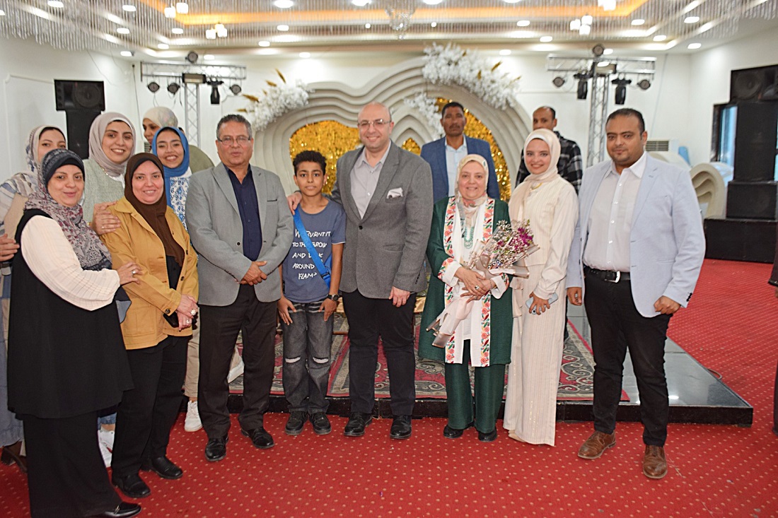 تكريم مدير مركز معلومات التنمية المحلية
